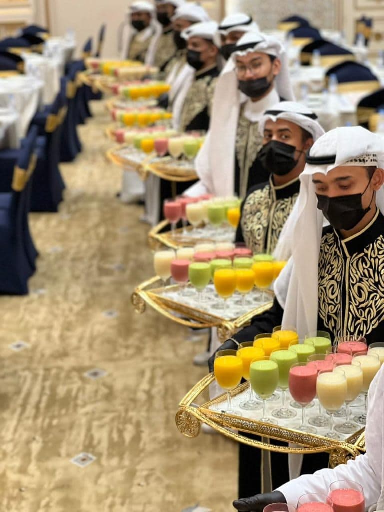 خدمة قهوجيين وصبابيين محترفين لتقديم القهوة العربية في الفعاليات